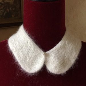 Vintage pearl button angora collar